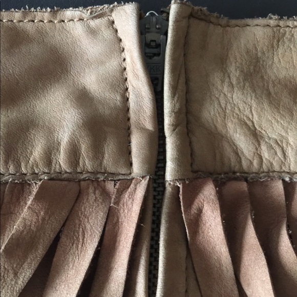 DKNY vintage fringe mini skirt - Picture 4 of 8